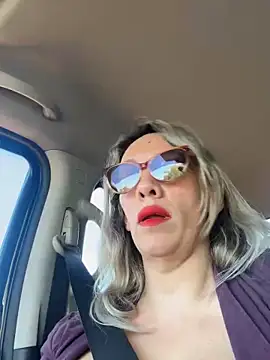 Snapshot of Gatitacarlita chatting on November 18, 2025, 12:41 pm Gatitacarlita online show from November 18, 2025, 12:41 pm