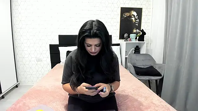 Heidix online show from November 7, 2025, 4:06 am