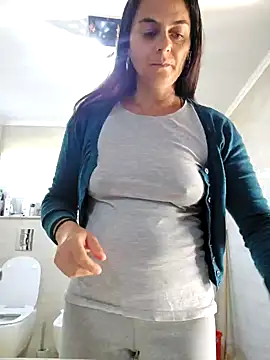 Snapshot of IsabelleCraft chatting on October 17, 2025, 10:07 am IsabelleCraft online show from October 17, 2025, 10:07 am