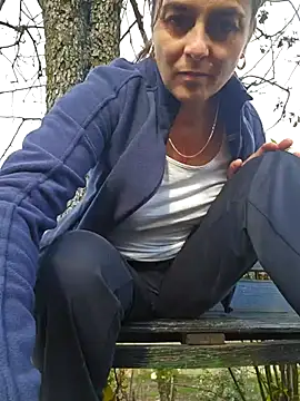 Snapshot of IsabelleCraft chatting on November 22, 2025, 11:31 am IsabelleCraft online show from November 22, 2025, 11:31 am