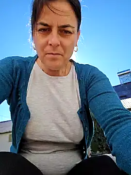 Snapshot of IsabelleCraft chatting on October 19, 2025, 10:18 am IsabelleCraft online show from October 19, 2025, 10:18 am