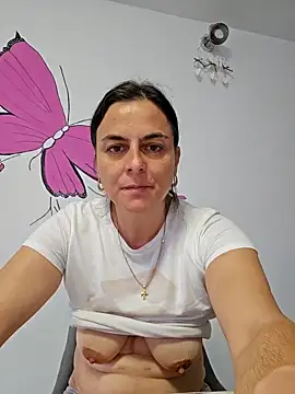 Snapshot of IsabelleCraft chatting on October 26, 2025, 1:11 pm IsabelleCraft online show from October 26, 2025, 1:11 pm