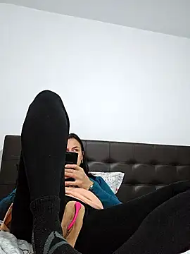 Snapshot of IsabelleCraft chatting on October 21, 2025, 8:19 pm IsabelleCraft online show from October 21, 2025, 8:19 pm