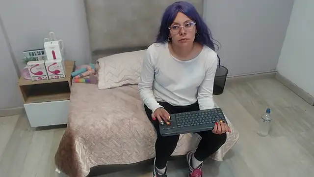 Snapshot of valevicious chatting on October 18, 2025, 1:46 pm valevicious online show from October 18, 2025, 1:46 pm