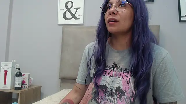 Snapshot of valevicious chatting on September 24, 2025, 7:20 pm valevicious online show from September 24, 2025, 7:20 pm