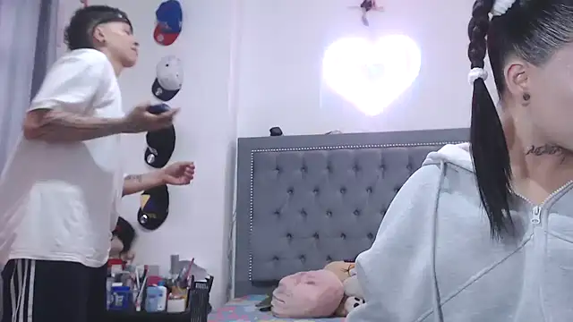 dulce maria x online show from February 4, 2026, 10:27 pm