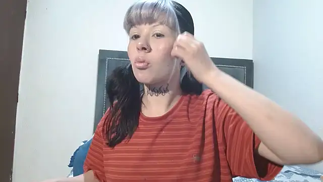 dulce maria x online show from March 26, 2026, 12:03 pm