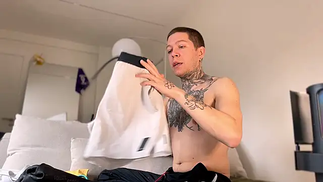 Harry Jen online show from March 9, 2025, 8:40 am