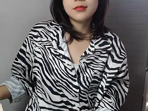 Snapshot of Bigg_Pussyy_Catt chatting on December 20, 2024, 7:01 am Bigg Pussyy Catt online show from December 20, 2024, 7:01 am