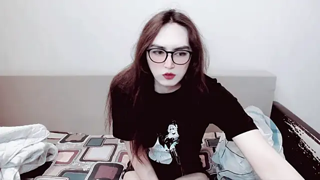 Snapshot of MinniMaksy chatting on May 31, 2026, 7:14 am MinniMaksy online show from May 31, 2026, 7:14 am
