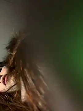 swrennn19 online show from October 22, 2025, 11:36 pm