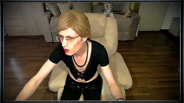 clementine online show from September 9, 2025, 8:46 am