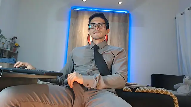 Andrew 4  online show from September 24, 2025, 1:57 am