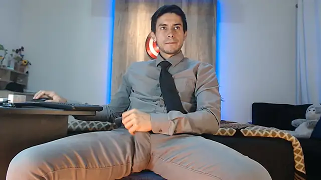 Andrew 4  online show from September 28, 2025, 8:32 am