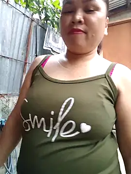 XXLorie 02 online show from April 7, 2026, 9:44 am