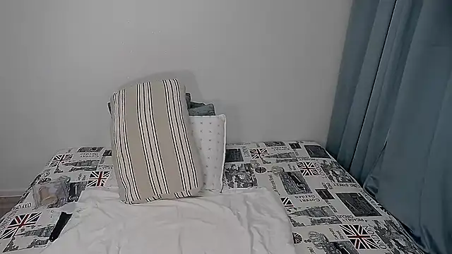 erikaerika online show from November 9, 2025, 6:50 am