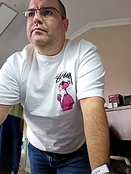 Snapshot of Andrew1900529 chatting on December 3, 2025, 9:31 am Andrew1900529 online show from December 3, 2025, 9:31 am