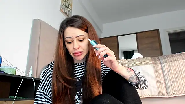 Snapshot of BrianaDiamondXXX chatting on February 28, 2025, 9:36 am BrianaDiamondXXX online show from February 28, 2025, 9:36 am