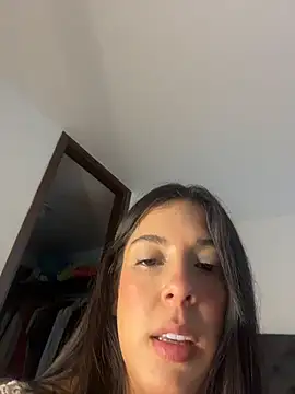 Snapshot of kamivolkano chatting on November 18, 2025, 4:21 pm kamivolkano online show from November 18, 2025, 4:21 pm