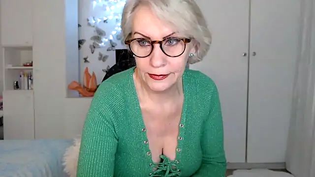 Snapshot of Ghertrude52 chatting on February 23, 2025, 4:07 am Ghertrude52 online show from February 23, 2025, 4:07 am