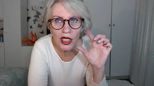 Snapshot of Ghertrude52 chatting on February 21, 2025, 4:40 am Ghertrude52 online show from February 21, 2025, 4:40 am