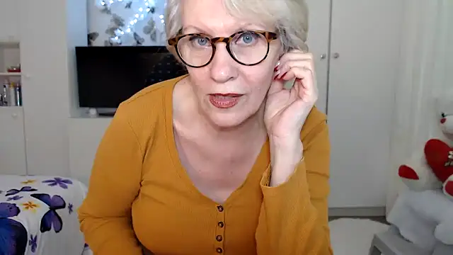 Snapshot of Ghertrude52 chatting on March 6, 2025, 4:08 am Ghertrude52 online show from March 6, 2025, 4:08 am