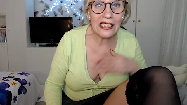Snapshot of Ghertrude52 chatting on March 8, 2025, 7:16 am Ghertrude52 online show from March 8, 2025, 7:16 am