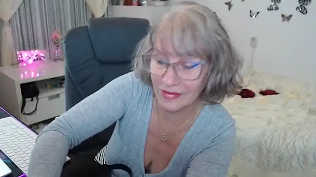 Snapshot of Ghertrude52 chatting on October 11, 2025, 3:40 am Ghertrude52 online show from October 11, 2025, 3:40 am