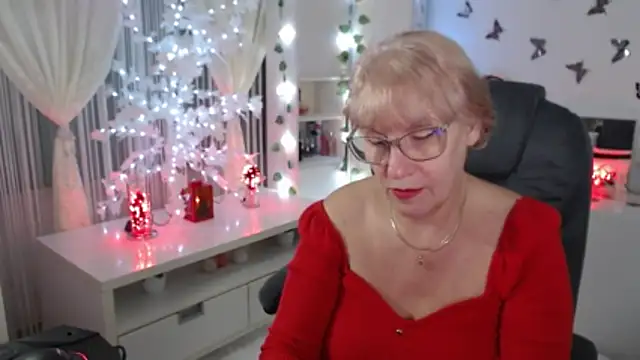 Snapshot of Ghertrude52 chatting on December 1, 2025, 4:02 am Ghertrude52 online show from December 1, 2025, 4:02 am