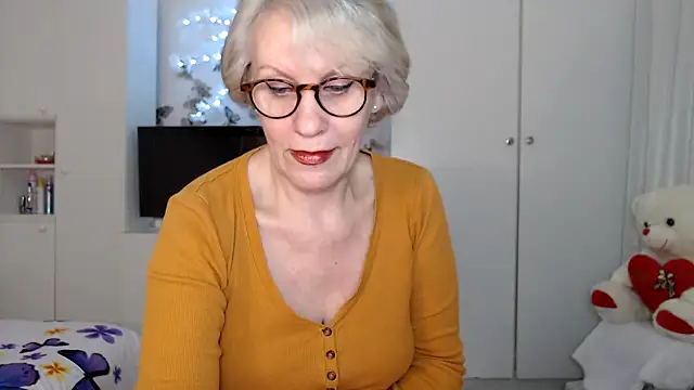 Snapshot of Ghertrude52 chatting on March 5, 2025, 4:13 am Ghertrude52 online show from March 5, 2025, 4:13 am