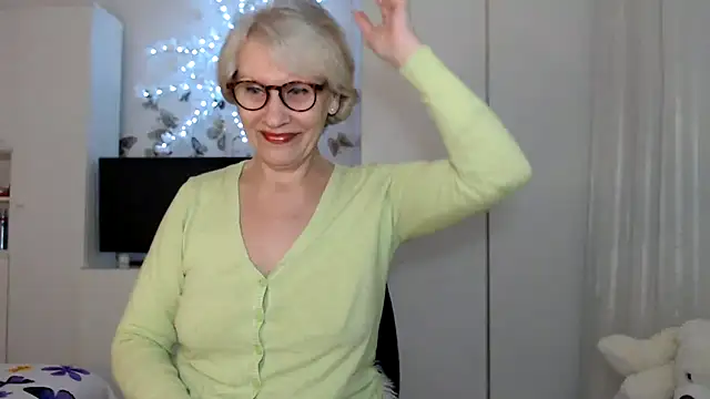 Snapshot of Ghertrude52 chatting on March 8, 2025, 4:12 am Ghertrude52 online show from March 8, 2025, 4:12 am
