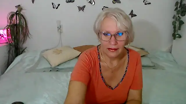 Snapshot of Ghertrude52 chatting on September 11, 2025, 2:44 am Ghertrude52 online show from September 11, 2025, 2:44 am