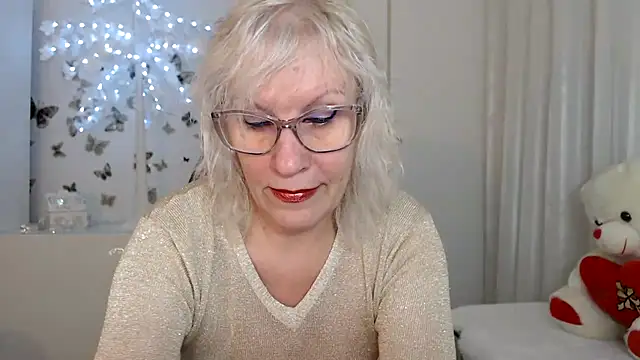 Snapshot of Ghertrude52 chatting on March 21, 2025, 4:28 am Ghertrude52 online show from March 21, 2025, 4:28 am
