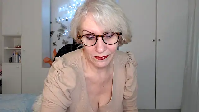 Snapshot of Ghertrude52 chatting on February 24, 2025, 4:38 am Ghertrude52 online show from February 24, 2025, 4:38 am