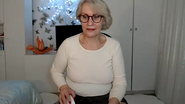 Snapshot of Ghertrude52 chatting on February 21, 2025, 7:45 am Ghertrude52 online show from February 21, 2025, 7:45 am