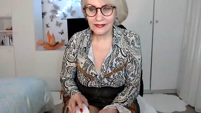Snapshot of Ghertrude52 chatting on February 22, 2025, 4:51 am Ghertrude52 online show from February 22, 2025, 4:51 am
