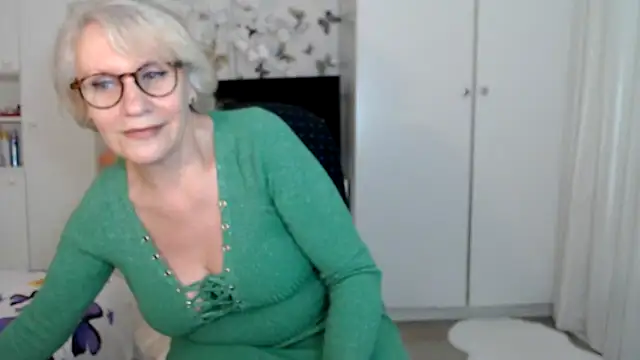 Snapshot of Ghertrude52 chatting on March 3, 2025, 10:17 am Ghertrude52 online show from March 3, 2025, 10:17 am