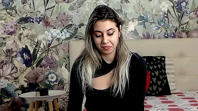 RoseDiamond06 online show from March 17, 2025, 7:48 pm