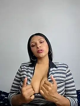 Snapshot of tanya_smitt chatting on February 13, 2025, 5:48 am tanya smitt online show from February 13, 2025, 5:48 am