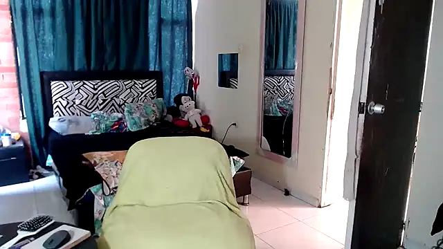 Sashaferrari2000 online show from February 4, 2026, 5:30 pm