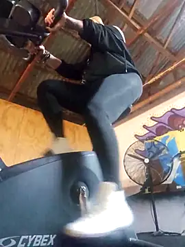 Snapshot of PinkTheHawk chatting on November 19, 2025, 7:30 am PinkTheHawk online show from November 19, 2025, 7:30 am