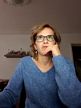 SexxyLety online show from December 3, 2025, 11:42 am