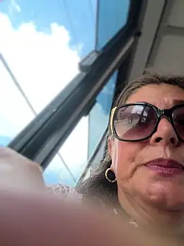 Snapshot of emma_tour chatting on December 15, 2025, 4:57 pm emma tour online show from December 15, 2025, 4:57 pm