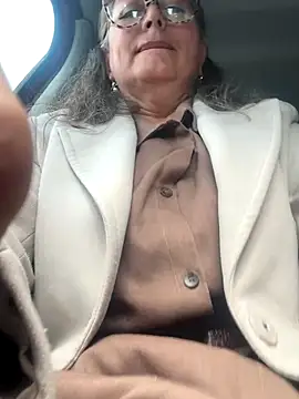 Snapshot of emma_tour chatting on November 27, 2025, 3:56 pm emma tour online show from November 27, 2025, 3:56 pm