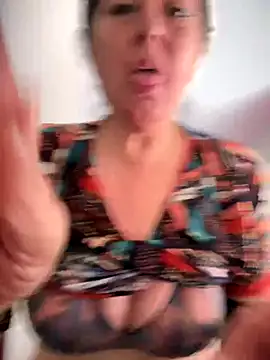 Snapshot of emma_tour chatting on December 18, 2025, 3:38 pm emma tour online show from December 18, 2025, 3:38 pm