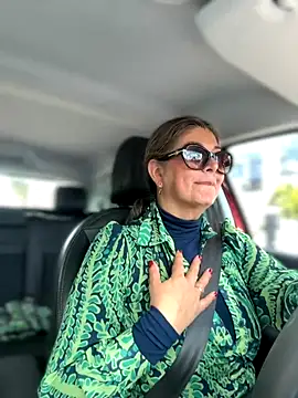 Snapshot of emma_tour chatting on November 18, 2025, 4:21 pm emma tour online show from November 18, 2025, 4:21 pm