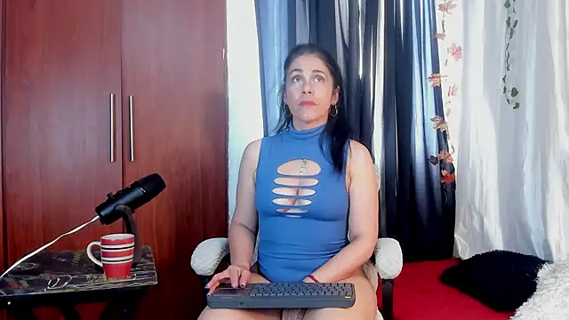 girasol walton online show from September 22, 2025, 2:12 pm