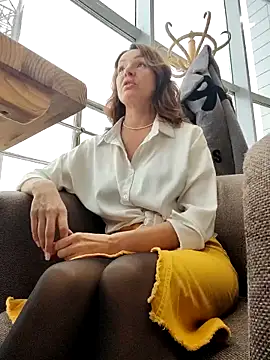 EvaXOAir online show from October 28, 2025, 5:29 am