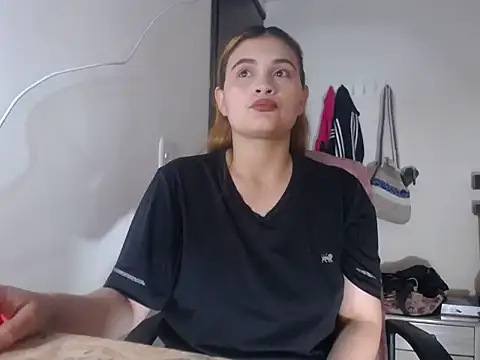 Mia davis01 online show from December 3, 2025, 5:08 am