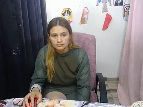 Snapshot of Mia_davis01 chatting on May 28, 2026, 5:48 am Mia davis01 online show from May 28, 2026, 5:48 am